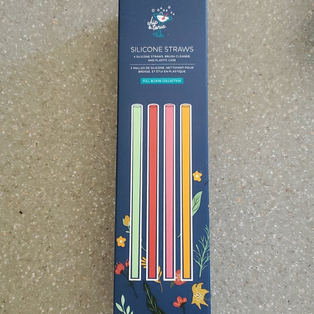 NEVER OPENED chic and tonic silicone straws